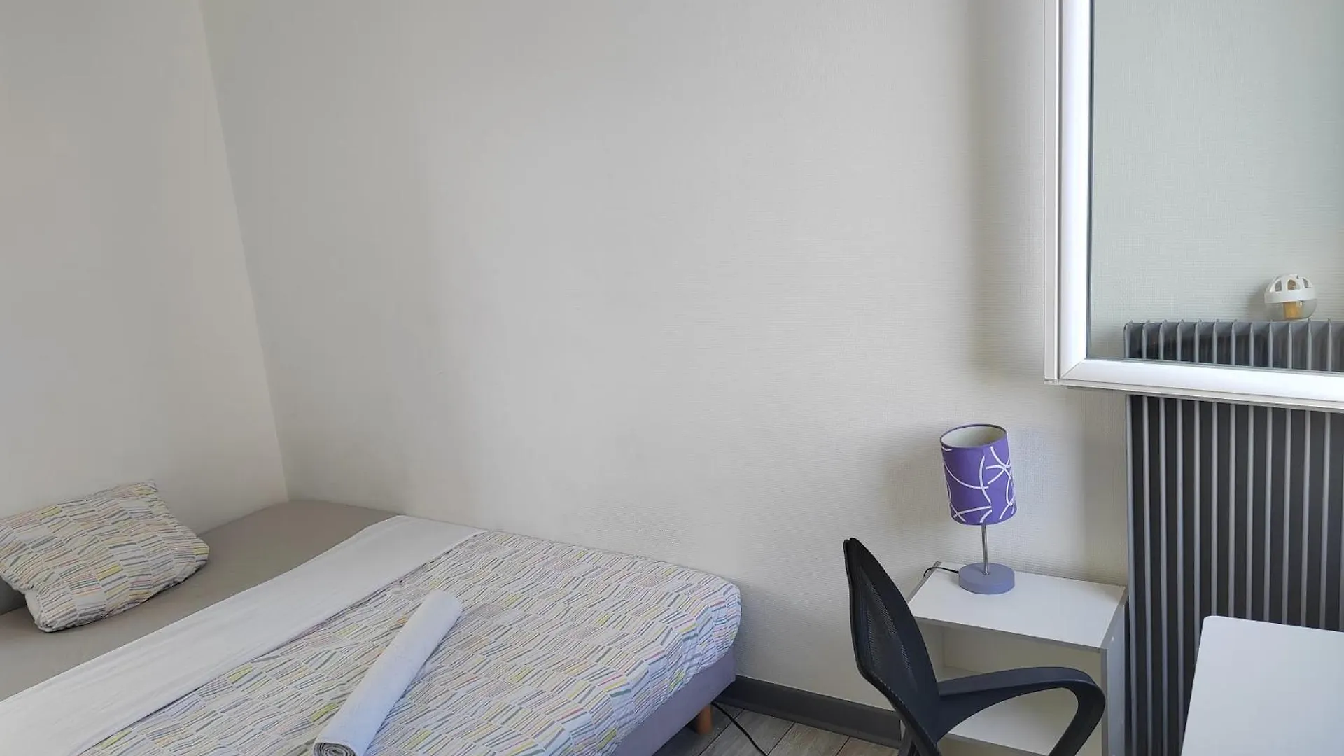 Homestay Une Chambre Dans Appartement Partage, Grenoble A 8 Min Du Centre-Ville